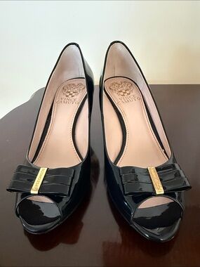 Vince Camuto Navy Bow Wedge Heel - Style Varro - Size 6